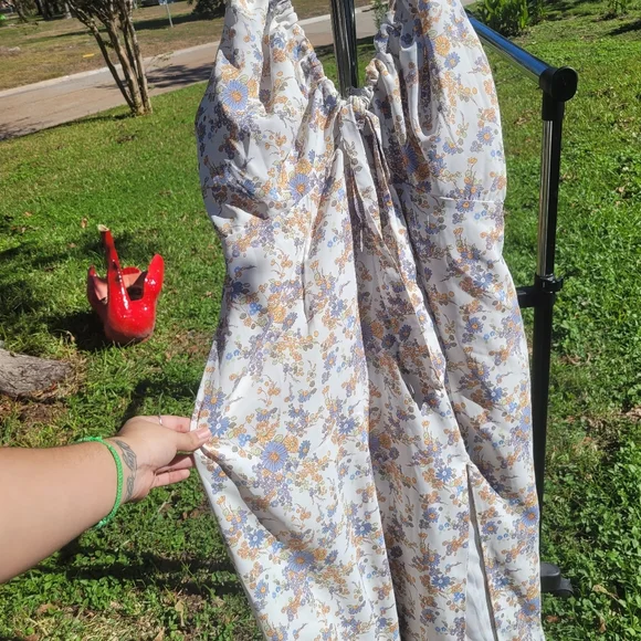 Abercrombie & Fitch | White Floral Dress | Large Petite - Picture 4 of 11